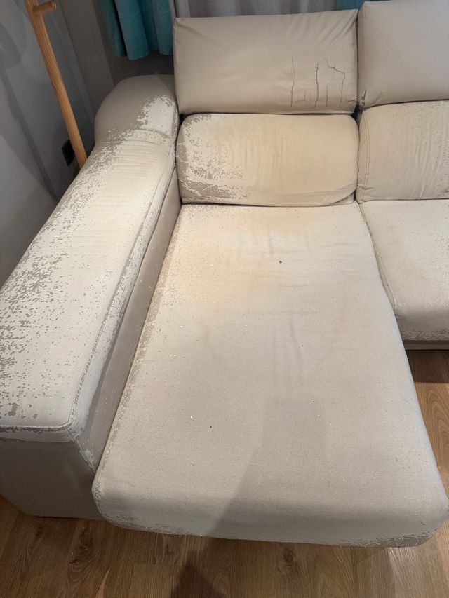 Sofa de tres plazas mas chaise longue beige