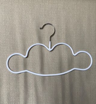 Perchas forma nube. Zara home