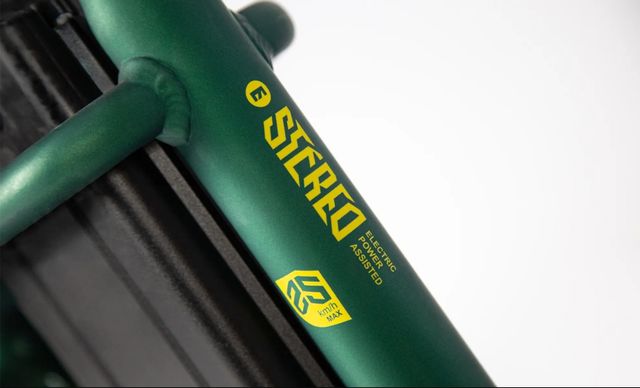 Coluer stereo plegable