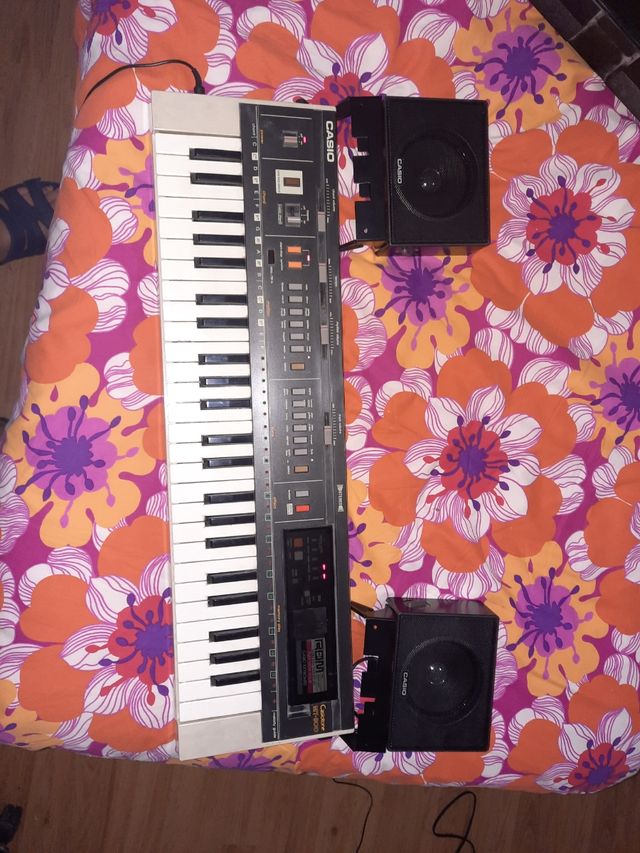 Pianoforte Casio con altoparlanti