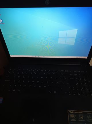 Portátil Asus F553M