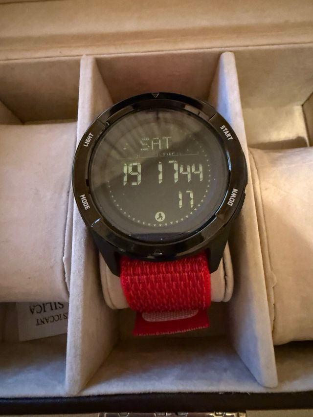 Reloj deportivo podometro y brujula