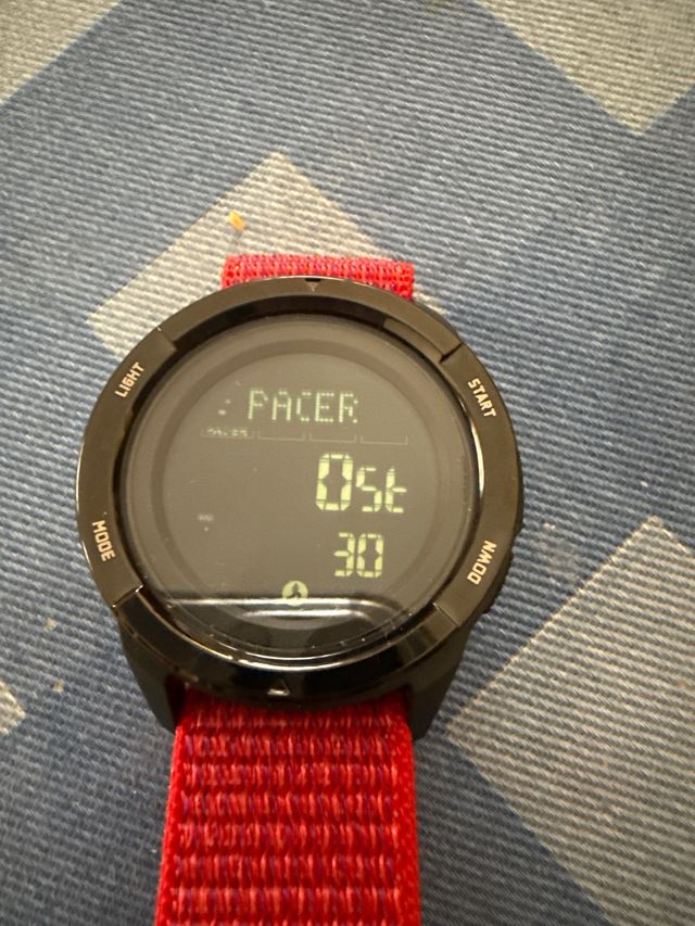 Reloj deportivo podometro y brujula