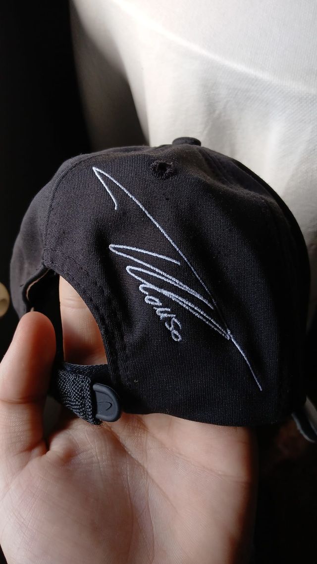 Gorra McLaren Honda firma Fernando Alonso