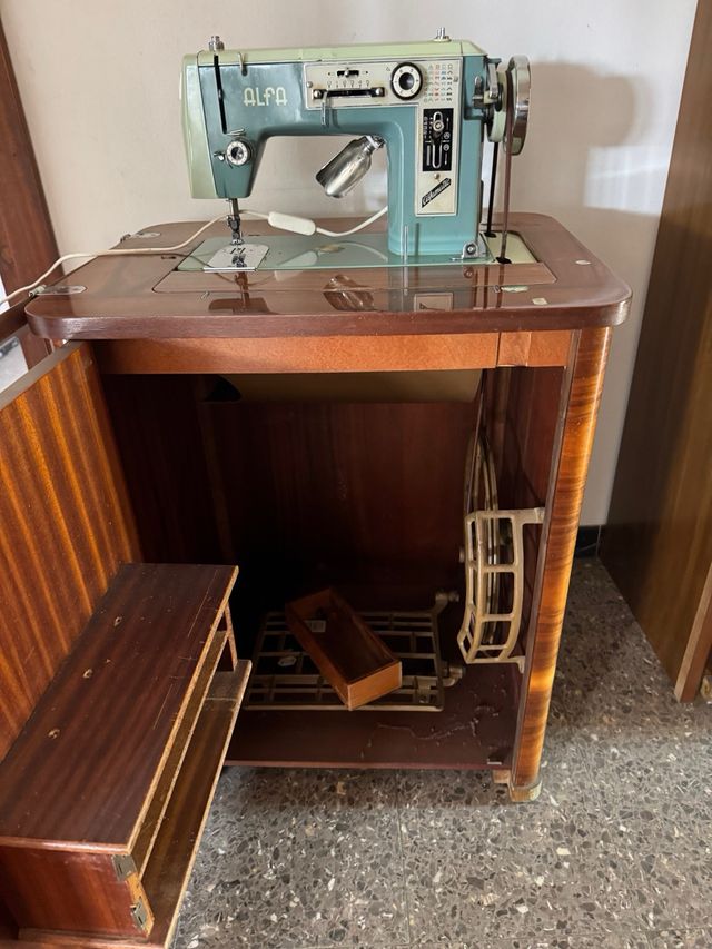 Maquina coser Alfa