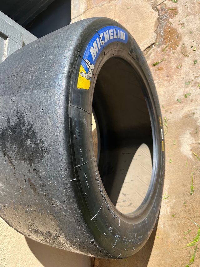 Neumatico Ferrari 296 GT3 2025 precio negociable