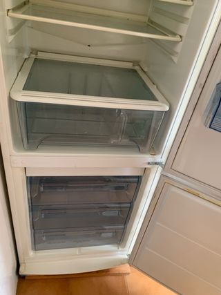 Nevera AEG