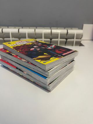 MY HERO ACADEMIA MANGAS