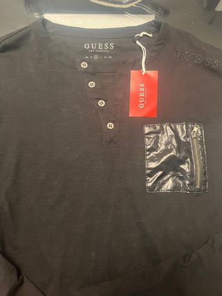Camiseta manga larga guess talla M 