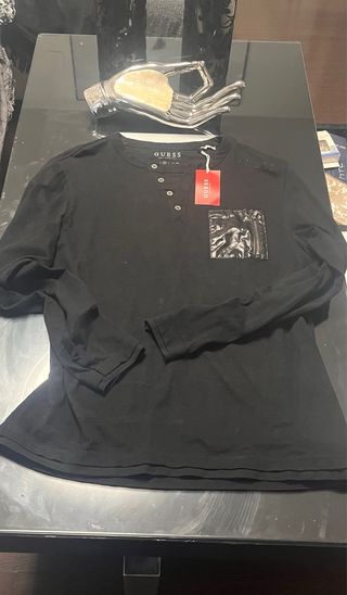 Camiseta manga larga guess talla M 