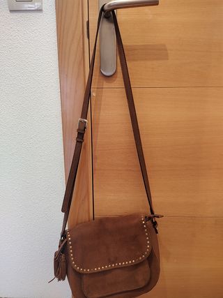 Bolso de hombro color camel