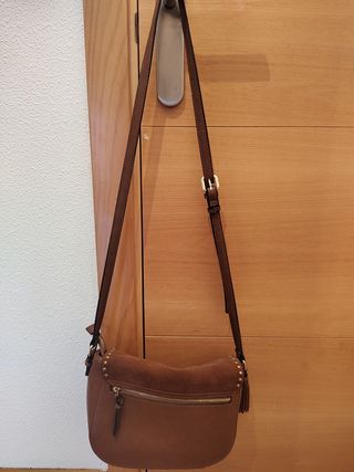 Bolso de hombro color camel