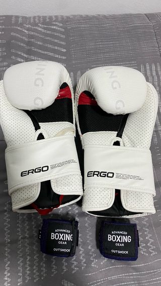 Guantes boxeo y vendas a estrenar