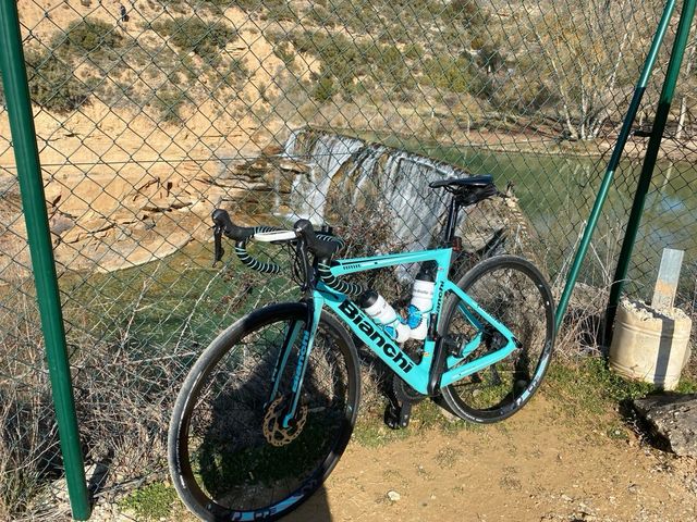 Bianchi Aria Disc Ultegra mecanico