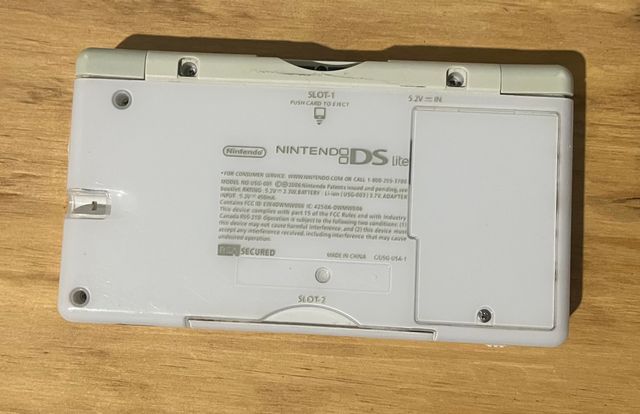 Nintendo DS lite