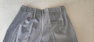 Pantalón Nuevo gris claro.