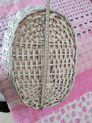 Cesto de mimbre blanco con tela interior