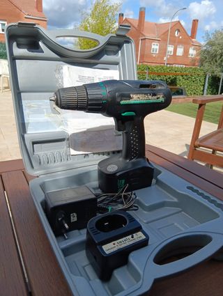 Taladro bateria Casals.