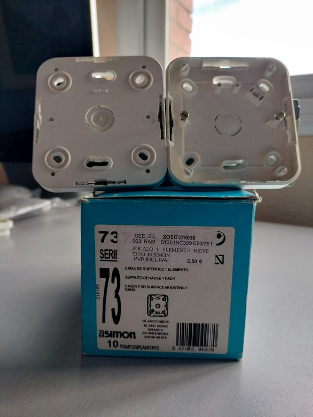 CAJA SUPERFICIE 1 ELEMENTO BLANCO SIMON 73750-30 