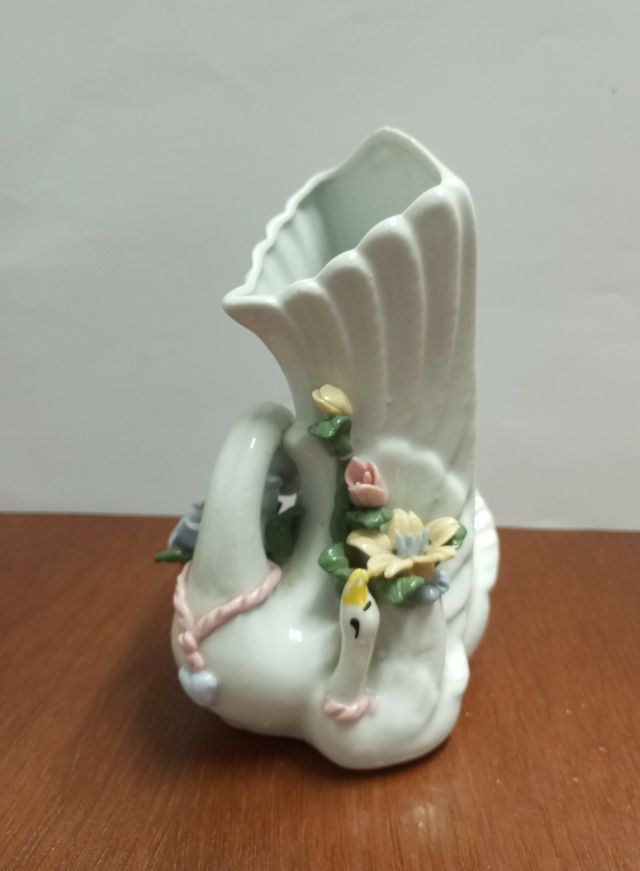 Florero cisnes antiguo