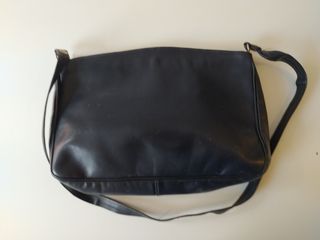 Bolso mujer hombro cuero antiguo. 