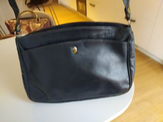 Bolso mujer hombro cuero antiguo. 