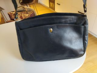 Bolso mujer hombro cuero antiguo. 