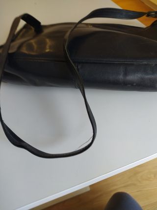Bolso mujer hombro cuero antiguo. 