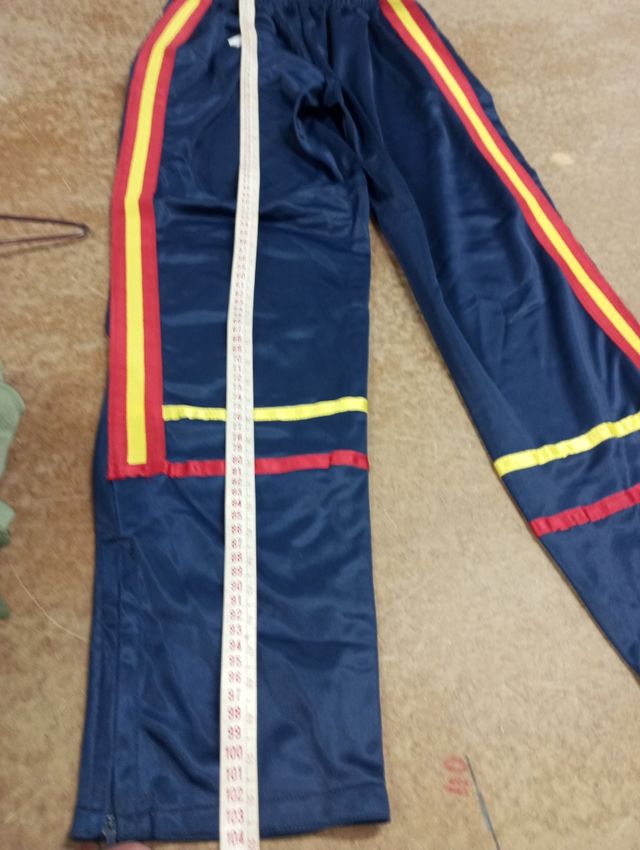 pantalones de chándal militar de segunda mano por EUR en Mérida