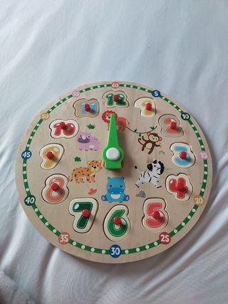 Reloj juguete de madera