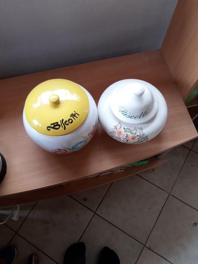 Contenitori in ceramica