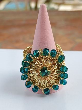 Anello con cristalli