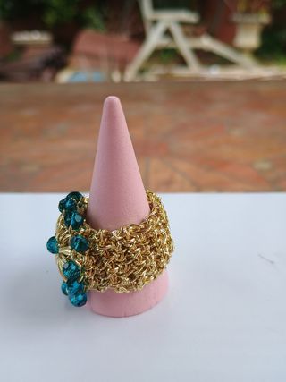 Anello con cristalli