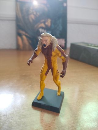 Dientes de sable. Figura Marvel