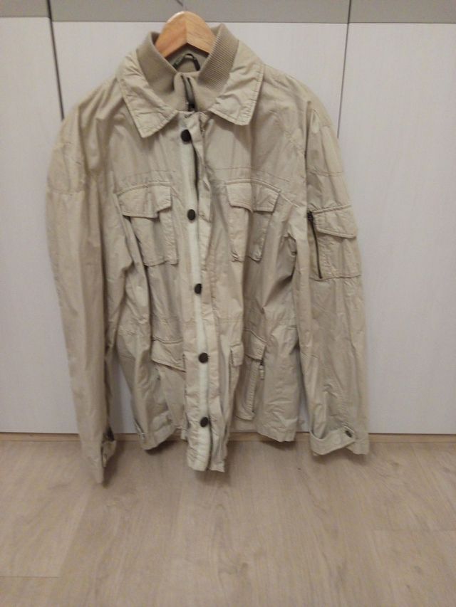 Chaqueta color beis hombre