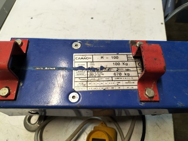 Montacargas andamio con soporte y abrazaderas