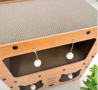 Bellissima nuova cuccia a due piani in legno