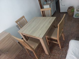 Mesa más 4 sillas