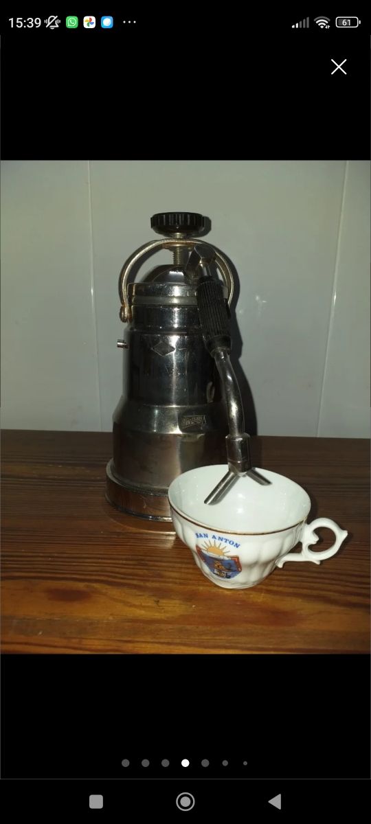 Cafetera eléctrica del siglo pasado