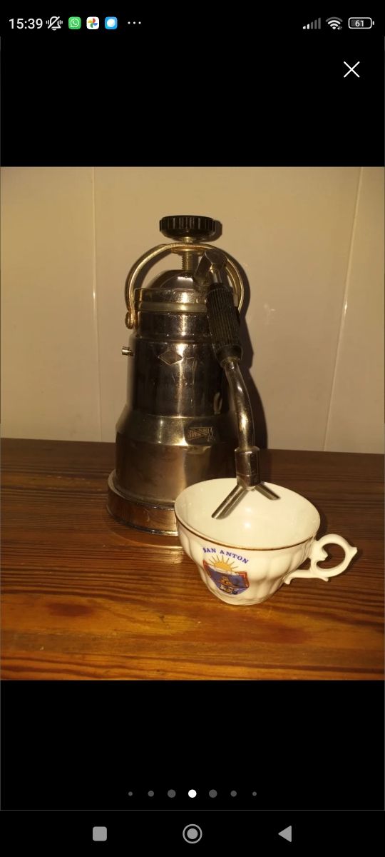 Cafetera eléctrica del siglo pasado