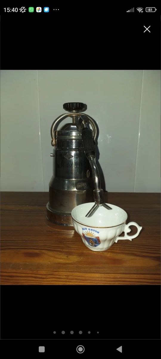 Cafetera eléctrica del siglo pasado