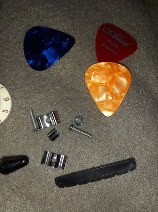PIEZAS ACCESORIOS PARA STRATOCASTER LOTE
