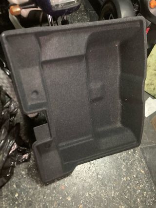Moldura zona carga rueda Volvo XC40