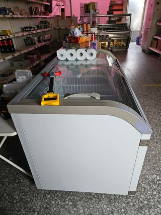 Arcón congelador.Vitrina expositora.