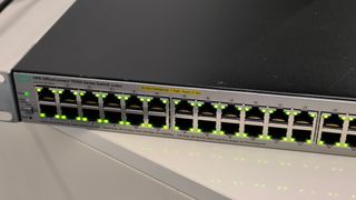 Switch 48 porte 370W POE+ HP 1920S JL386A Gigabit