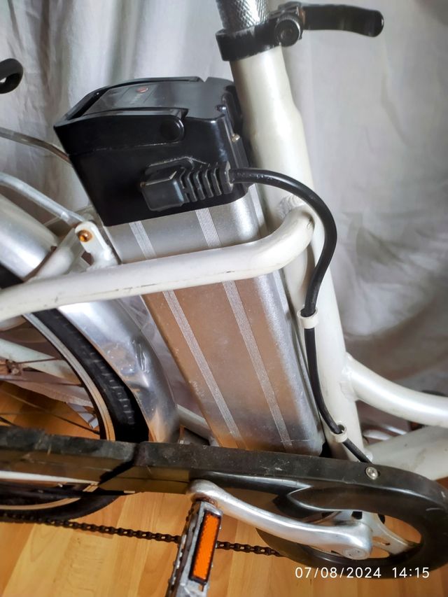 Bicicleta electrica,
Bateria portatil.