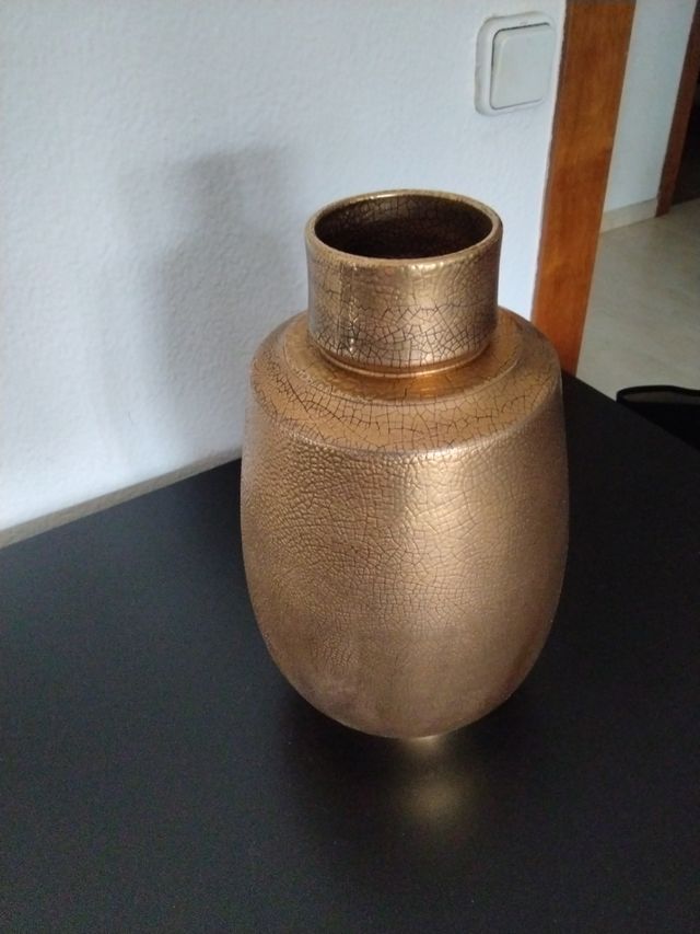 Jarrón cerámica dorado