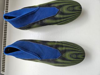 Botas de fútbol Adidas con tacos