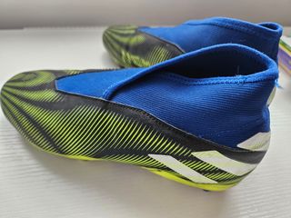 Botas de fútbol Adidas con tacos