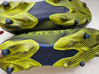 Botas de fútbol Adidas con tacos